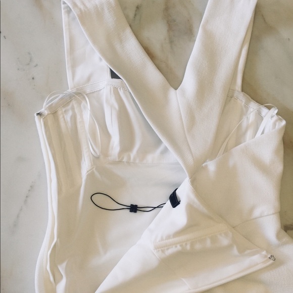 BCBGMAXAZRIA Ágata Full Length Off white Dress 2 - Picture 10 of 15